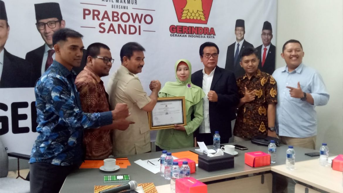 b4d601cb-7c25-4840-bb99-4a8cd672701e Gerindra: Pemerintah Abaikan Dunia Pendidikan