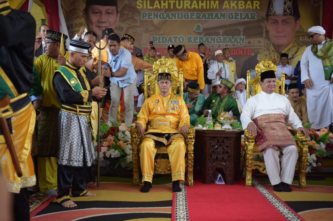 Prabowo Subianto Terima Gelar Bangsawan Kesultanan Pontianak