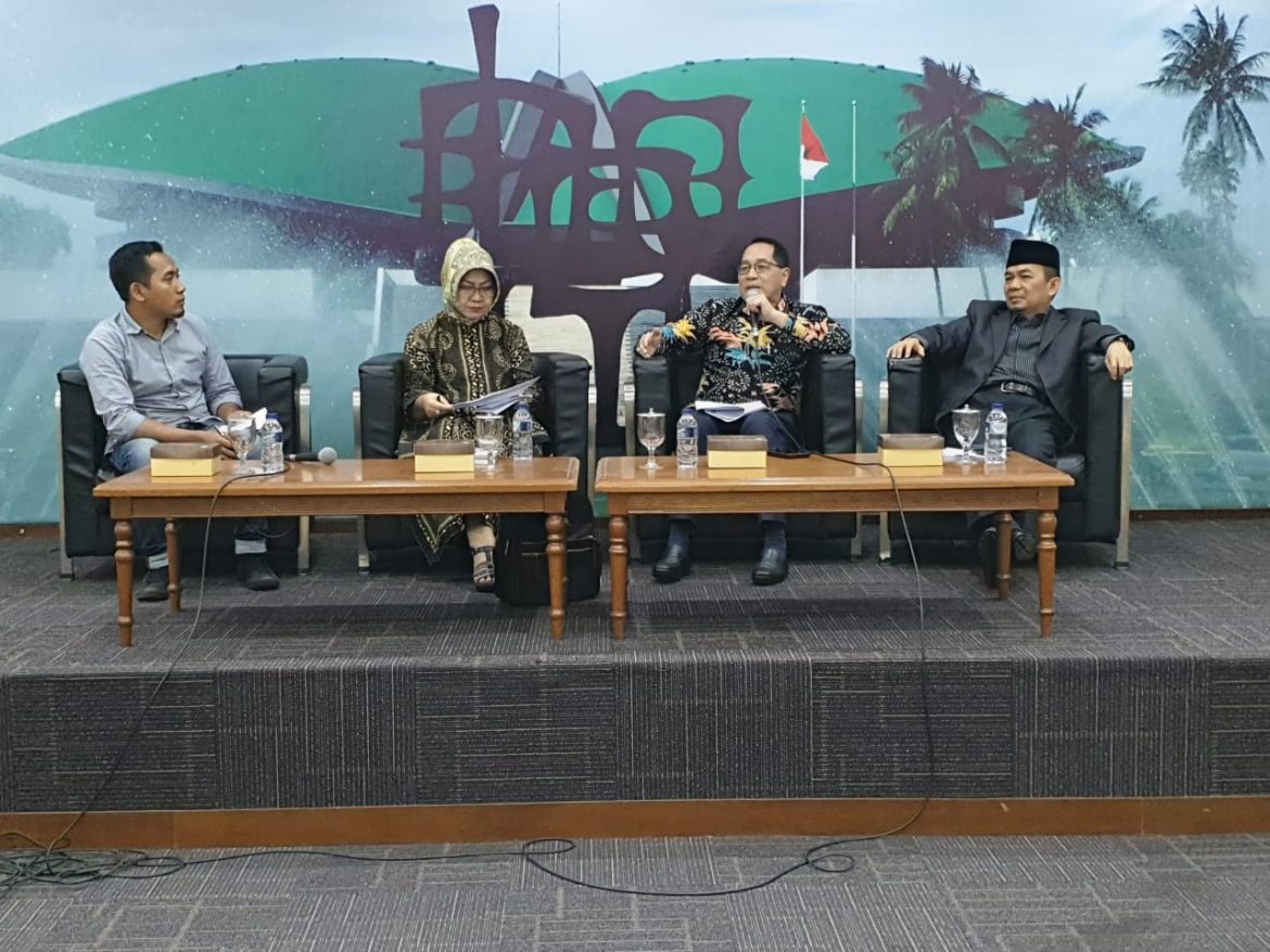 Diskusi Empat Pilar bersama Anggota MPR Fraksi Golkar, Firman Soebagyo, Anggota MPR Fraksi PKS, Jazuli Juwaini dan Peneliti LIPI, Siti Zuhro MPR: Konsolidasi Parpol Pasca Pemilu 2019 untuk Penguatan Parlemen