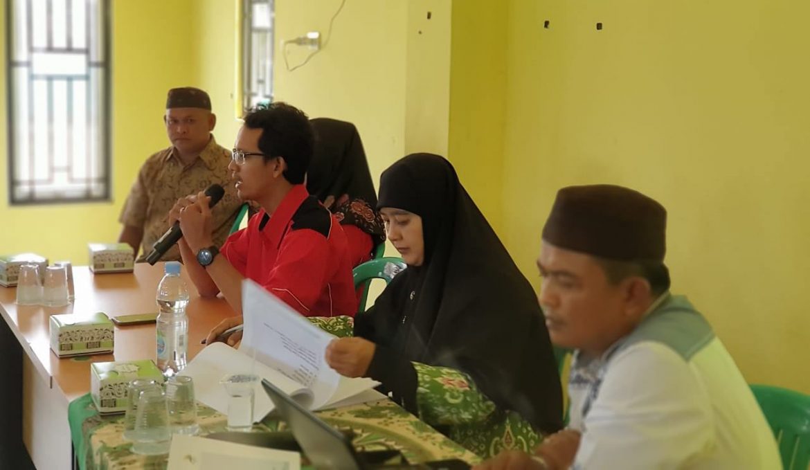index Mahasiswa KKN STIH Pertiba Bantu Cari Solusi Atasi Masalah Warga Desa Penagan