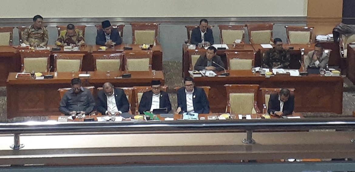 Anggota Komisi III DPR saat Rapat Kerja dengan Jaksa Agung ST Burhanuddin