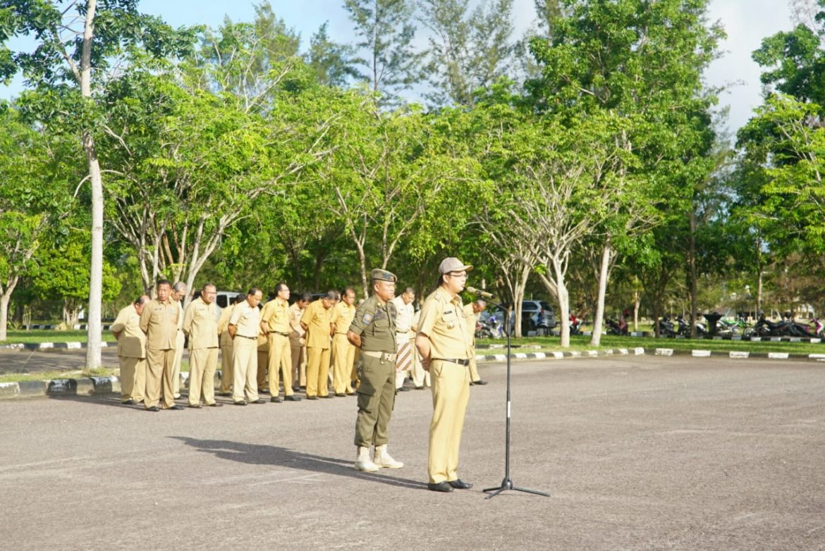Bupati Markus Pimpin Apel Mingguan, Ingatkan Soal Disiplin dan Tanggungjawab