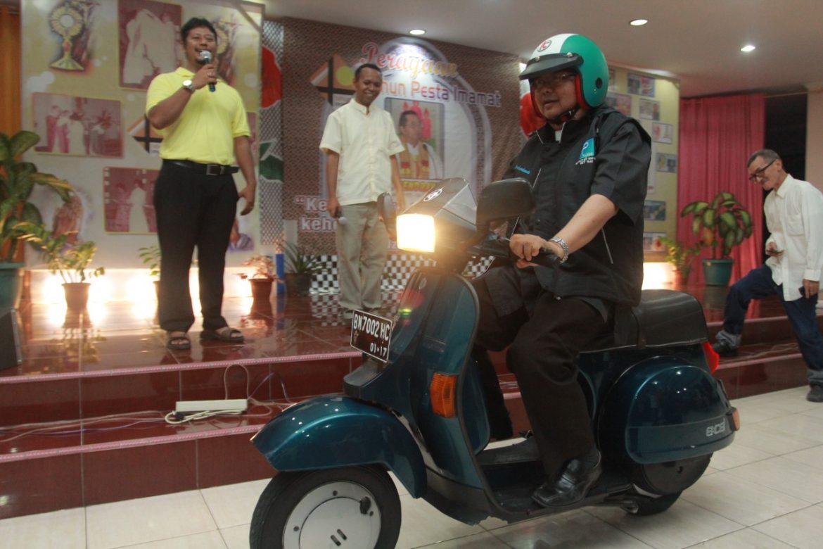 Selamat Jalan Romo FX Hendrawinata Pr, Imam dan Umat  Keuskupan Pangkalpinang Berkabung