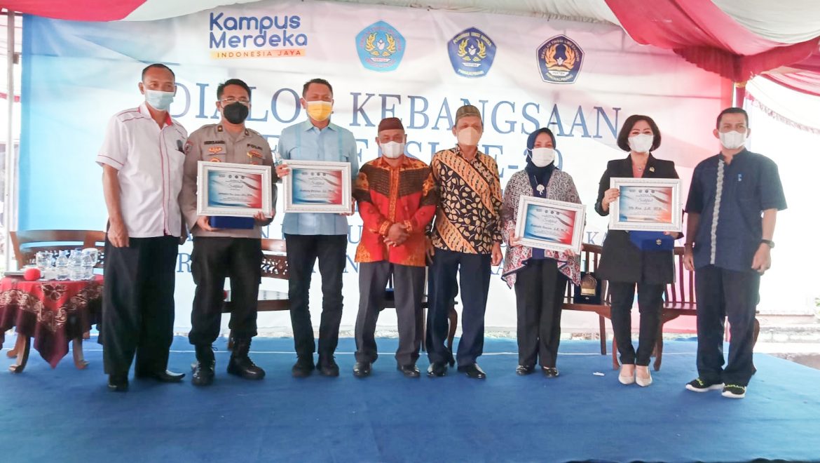 Dies Natalis Ke-39, PERTIBA Pangkalpinang Berikan Penghargaan kepada 4 Alumni Terbaik