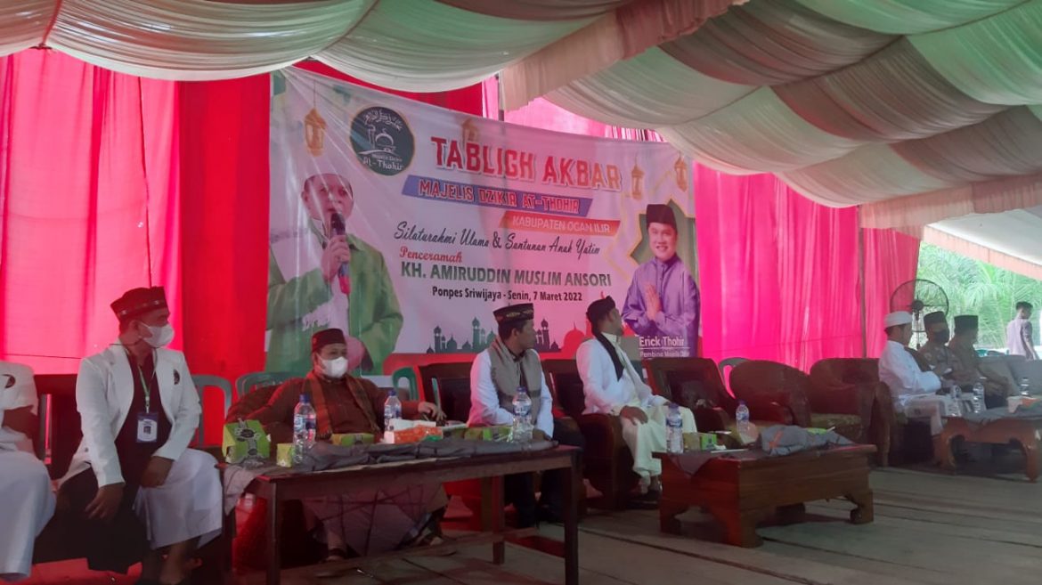 Majelis Dzikir At Thohir mengadakan Tabligh Akbar yang digelar di Pondok Pesantren Sriwijaya, Jl. Sultan Mahmud Badaruddin II Kel. Tj. Temiang, Kec. Tj. Raja, Kab. Ogan Ilir, Sumatera Selatan, Senin (7/3/2022)
