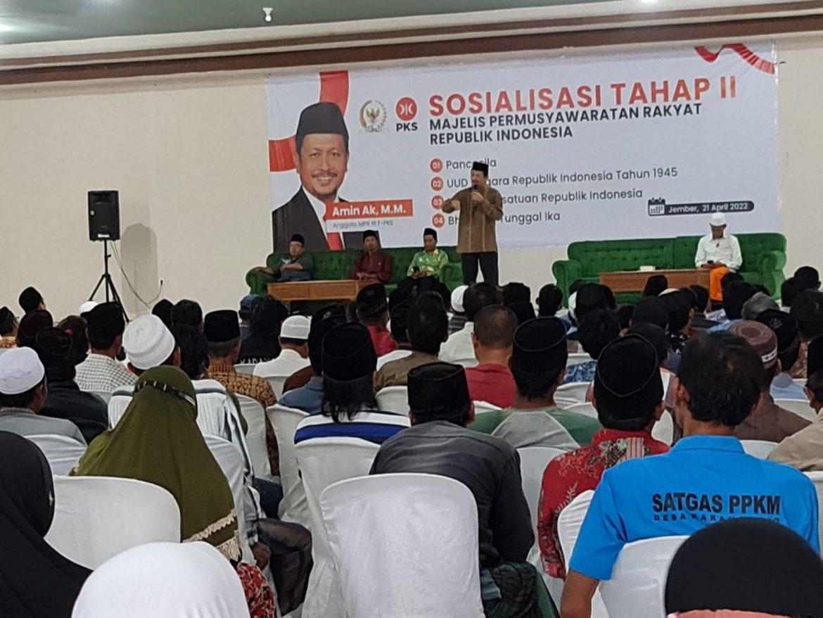Anggota MPR RI Amin Ak saat Sosialisasi Empat Pilar Kebangsaan di GumukMas, Jember, Jawa Timur, Kamis (21/4/2021).