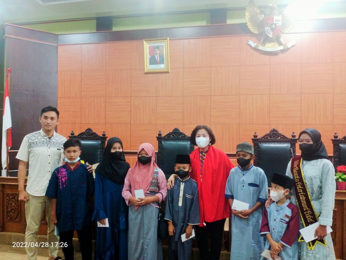 IMG_20220429_092424 Me Hoa Ajak Anak Yatim Doakan Pemimpin di Bangka Tengah