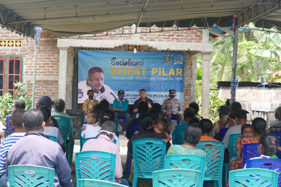 Anggota MPR RI Fraksi PKB, Dipo Nusantara Pua Upa, melaksanakan sosialisasi 4 pilar Kebangsaan di Kabupaten Ngada tepatnya di Aula Desa Rakateda II. Kecamatan Golewa Barat, Selasa 20 September 2022.