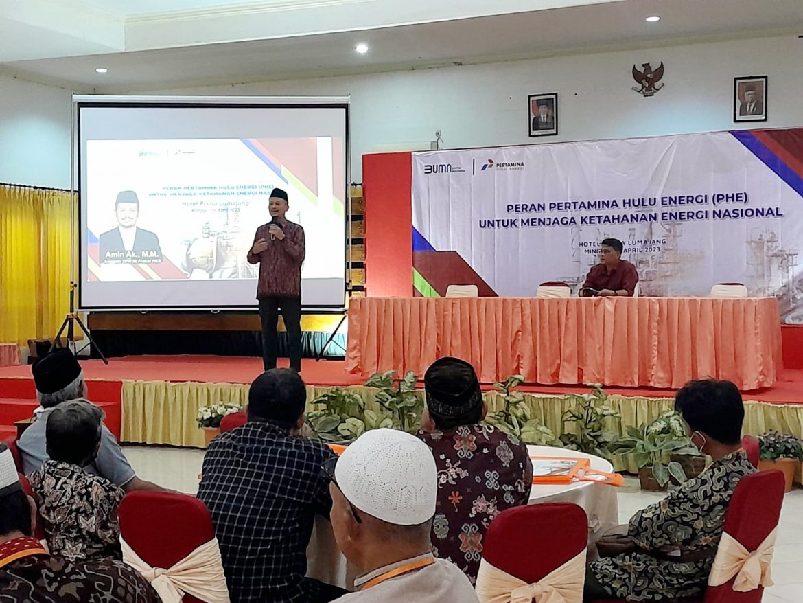 Anggota Komisi VI DPR Amin Ak saat menjadi narasumber Seminar “Peran Pertamina Hulu Energi untuk Menjaga Ketahanan Energi Nasional” di Lumajang, Jawa Timur, Minggu (16/4/2023).