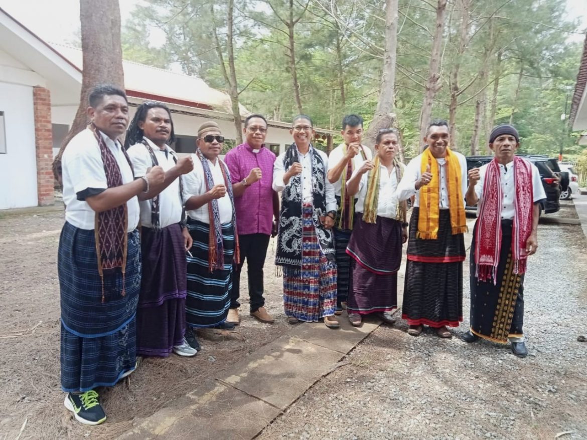 Makna di Balik Teks Menenun Persaudaraan Warga Perantau Flobamorata di Babel