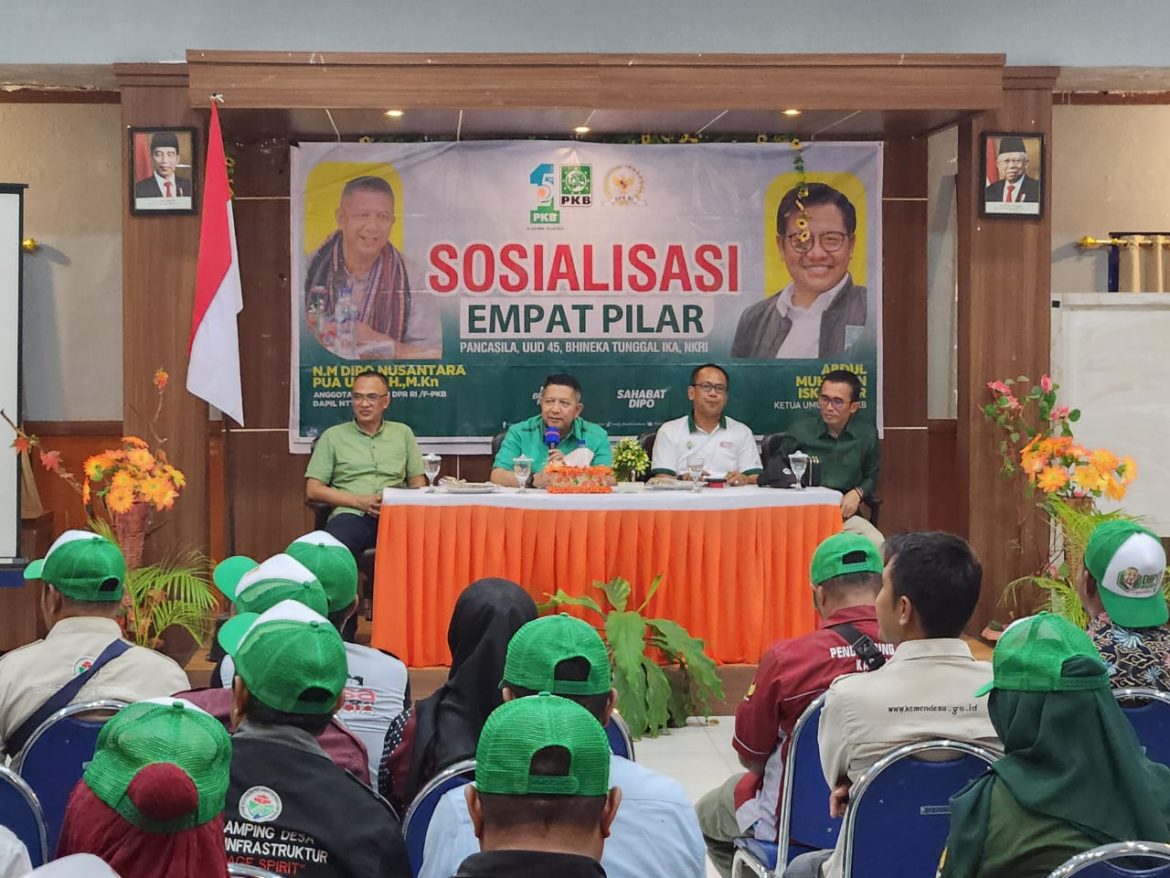 Anggota MPR RI Fraksi PKB, Dipo Nusantara Pua Upa, saat sosialisasi 4 pilar Kebangsaan di Kabupaten Ende, tepatnya Aula Kelurahan  Paupire, Kec. Ende Tengah, Kab. Ende, Nusa Tenggara Timur, Rabu (19/7/2023).  