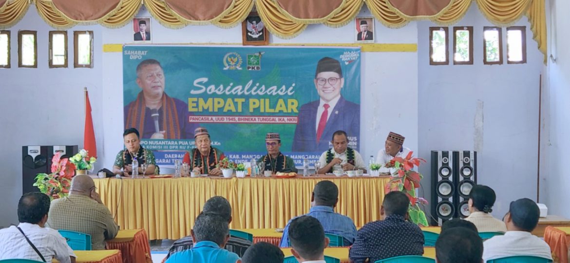Anggota MPR/DPR RI Fraksi PKB, N.M. Dipo Nusantara Pua Upa, saat melaksanakan sosialisasi 4 pilar Kebangsaan di Aula Kevikepan Labuan Bajo, Wae Kelambu, Labuan Bajo, Kabupaten Manggarai Barat, Nusa Tenggara Timur, Jumat (10/5/2024).