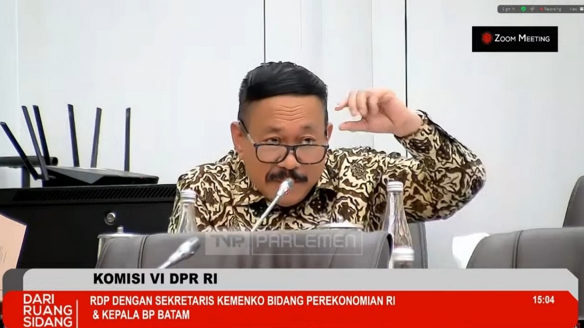 Anggota Komisi VI DPR Fraksi Demokrat Sartono Hutomo Anggota Komisi VI DPR Fraksi Demokrat Sartono Hutomo