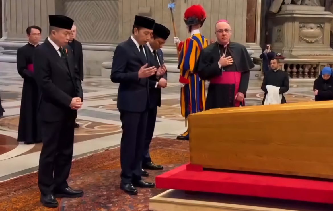 Jokowi Hadiri Pemakaman Paus Fransiskus di Vatikan, Sampaikan Pesan Dukacita dari Indonesia