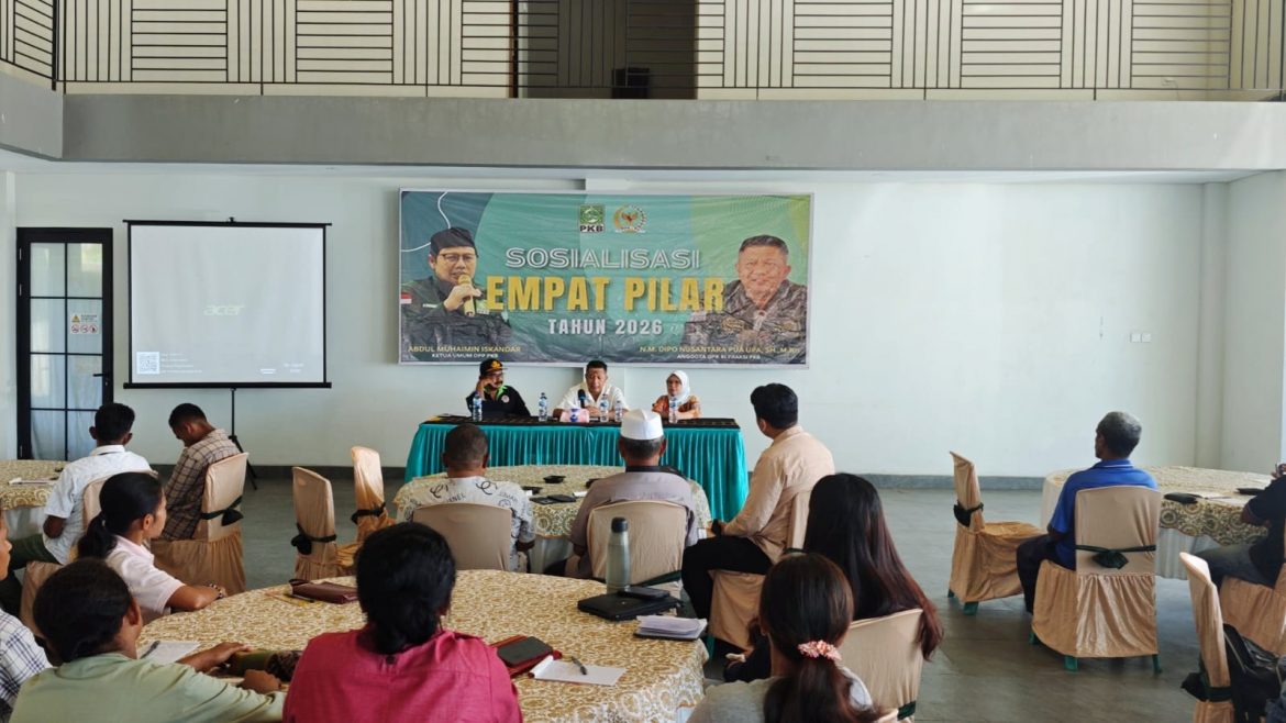 Anggota MPR/DPR RI Fraksi PKB, Dipo Nusantara Pua Upa, saat melaksanakan kegiatan Sosialisasi 4 Pilar MPR RI, di Konge Beach Park, Kecamatan Nangaroro, Kabupaten Nagekeo, Nusa Tenggara Timur, Selasa (3/2/2026).