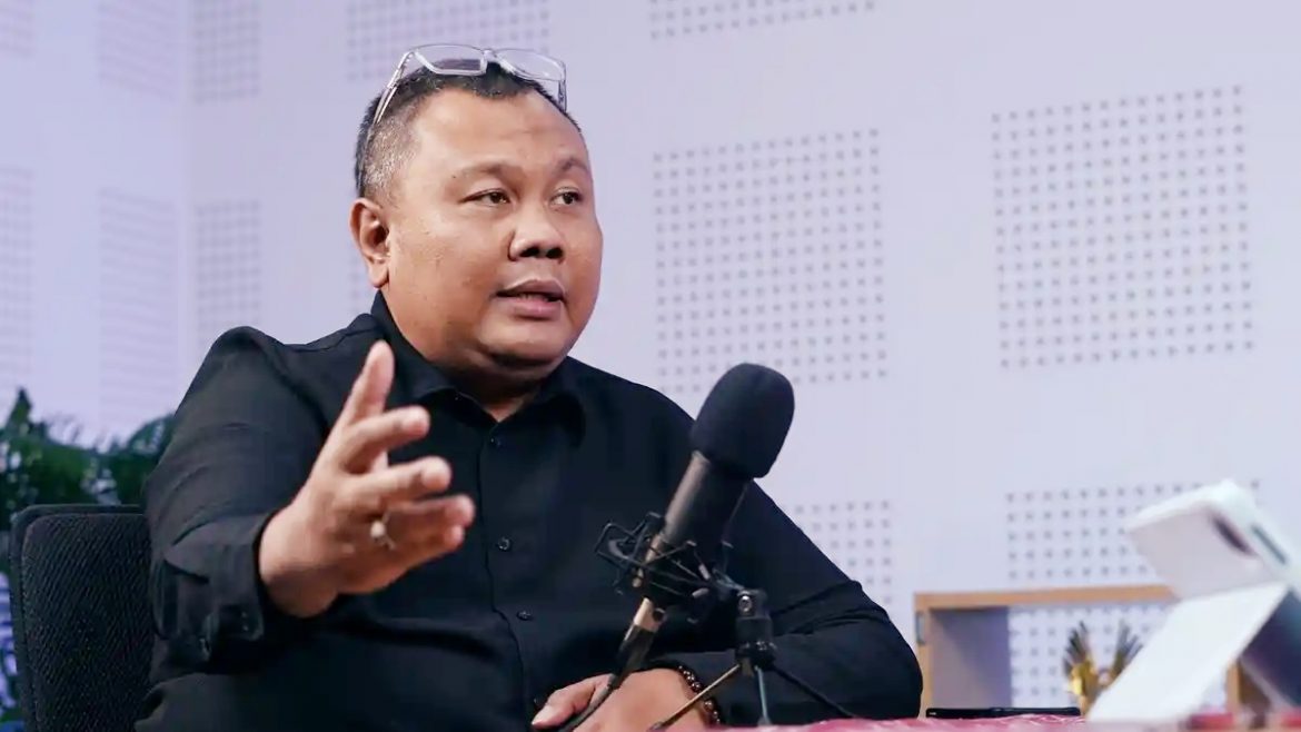 Analis komunikasi politik Hendri Satrio