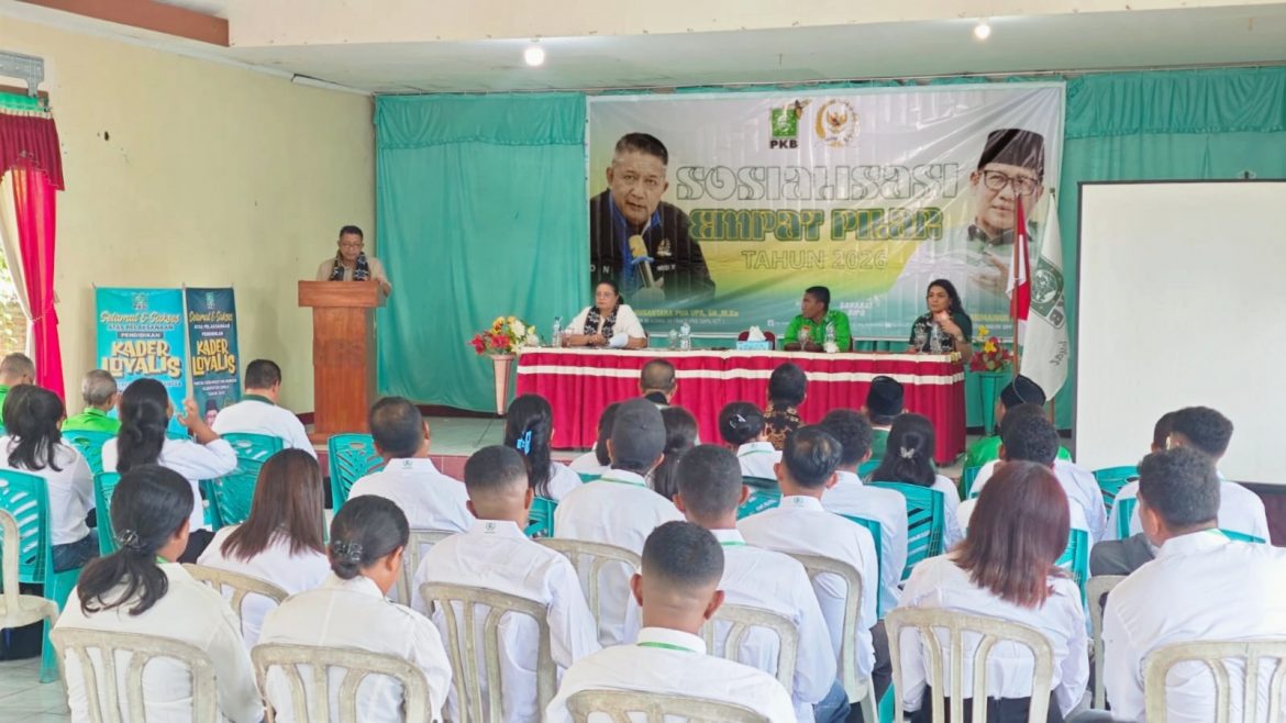 Anggota MPR/DPR RI Fraksi PKB, Dipo Nusantara Pua Upa, saat melaksanakan kegiatan Sosialisasi Empat Pilar MPR RI dengan tema “Meneguhkan Semangat Kebangsaan Melalui Sosialisasi 4 Pilar MPR RI” di Aula Desa Ndeturea, Kecamatan Nangapanda, Nusa Tenggara Timur (NTT), Minggu (15/3/2026).