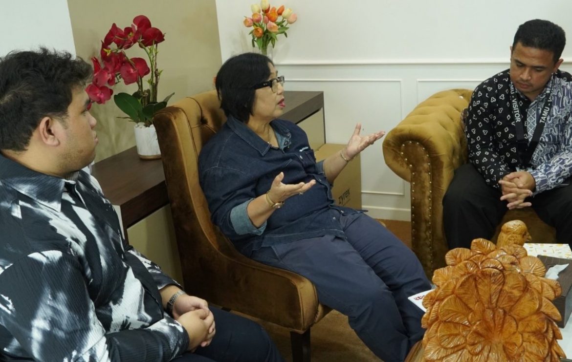 Anggota Komisi IX DPR Fraksi Partai NasDem Irma Suryani Chaniago saat menerima audiensi Ikatan Senat Mahasiswa Kedokteran Indonesia (ISMKI), di ruang kerjanya, Kompleks Parlemen, Jakarta, Rabu (13/5/2026). Foto: istimewa