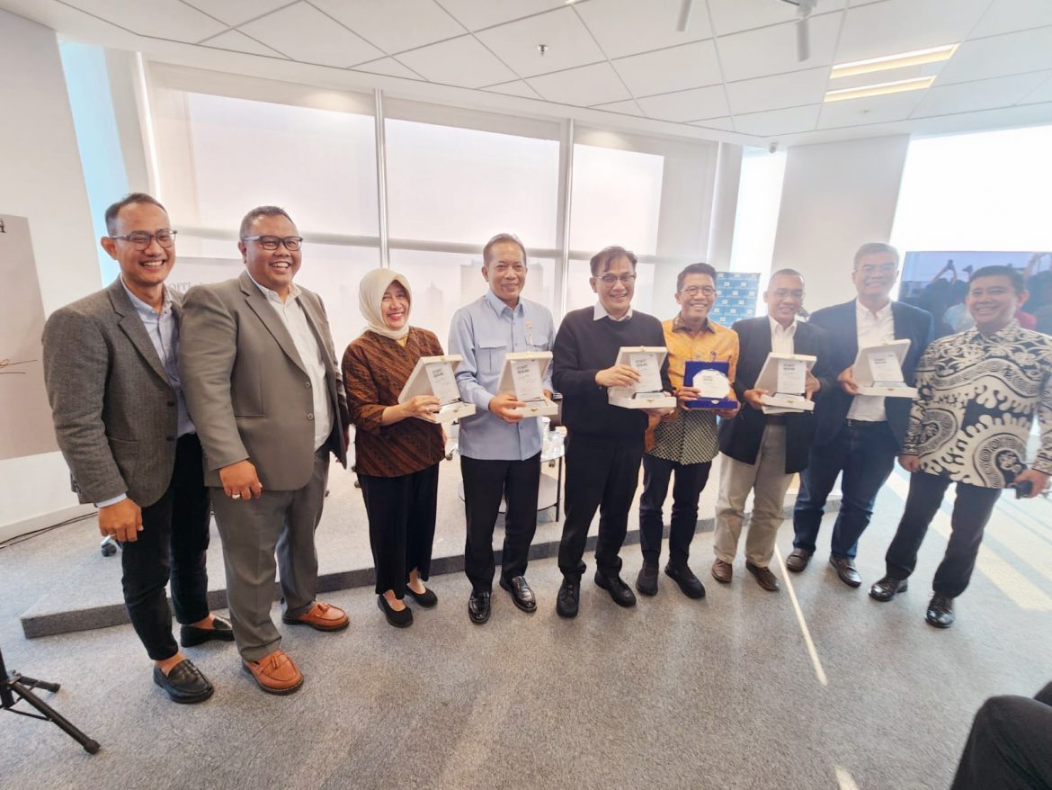 Hendri Satrio Rilis Buku “Estafet Ideologi Sumitro ke Prabowo”, Gambarkan Konstruksi Ideologi antara Ayah dan Anak
