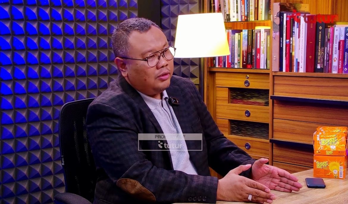 Analis komunikasi politik Hendri Satrio (Hensa)
